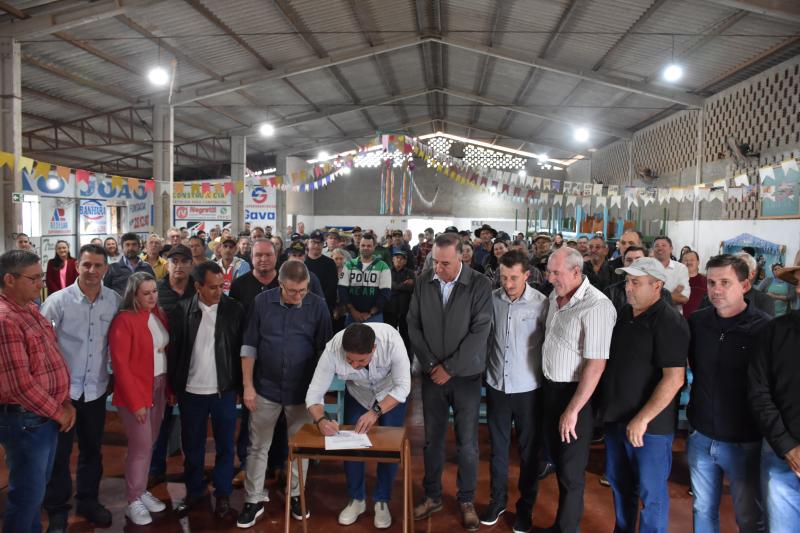 Dinheiro na Comunidade contempla mais duas associações e anuncia asfalto até Alto São João